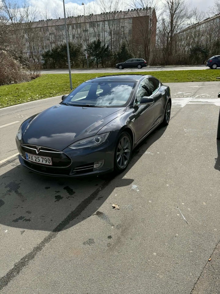 Tesla Model S 90D 5d