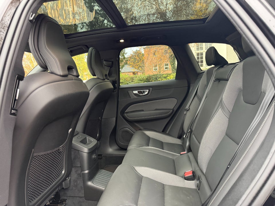 Volvo XC60 2,0 T6 ReCharge Black Edition aut. AWD 5d