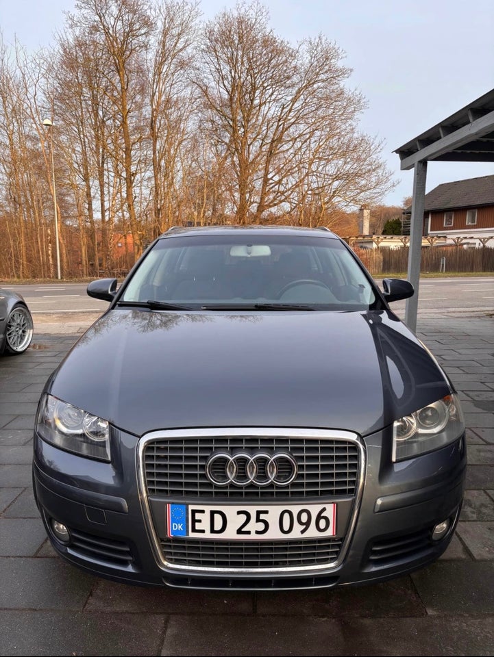 Audi A3 2,0 FSi Attraction Sportback 5d