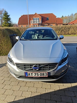 Volvo S60 1,6 T3 150 Momentum 4d