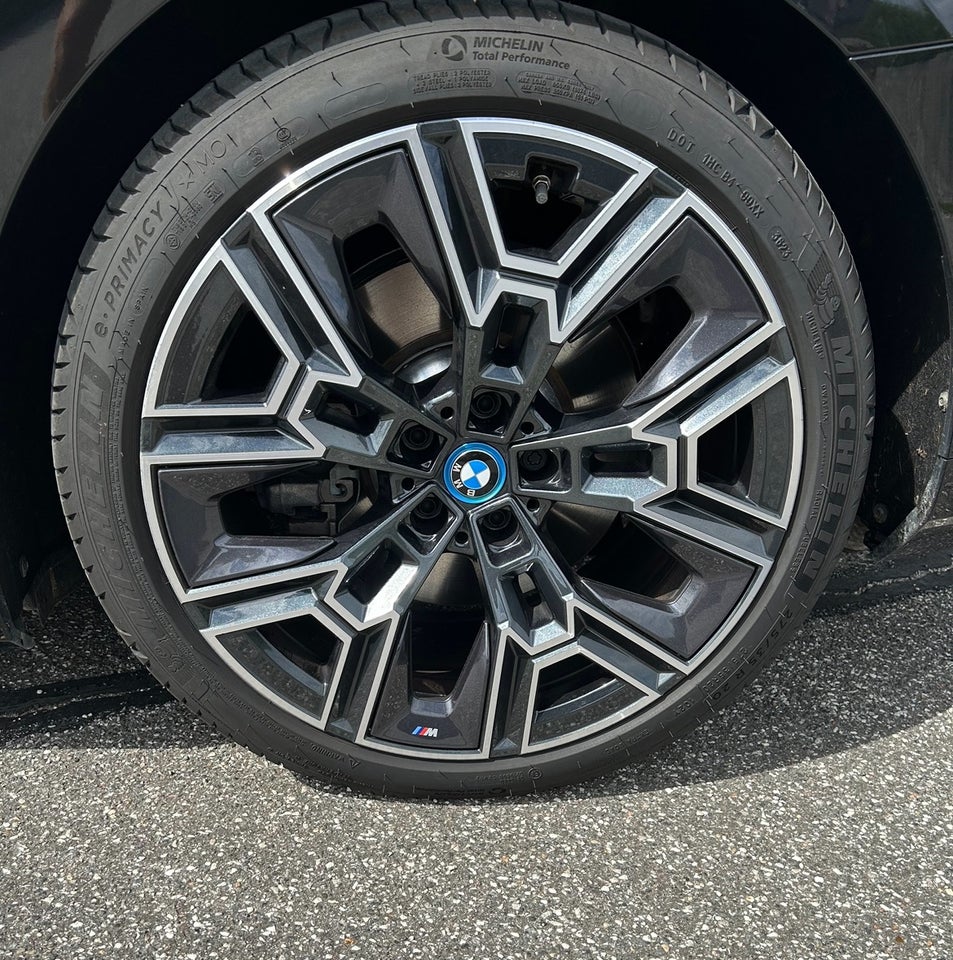 BMW i5 eDrive40 M-Sport 4d