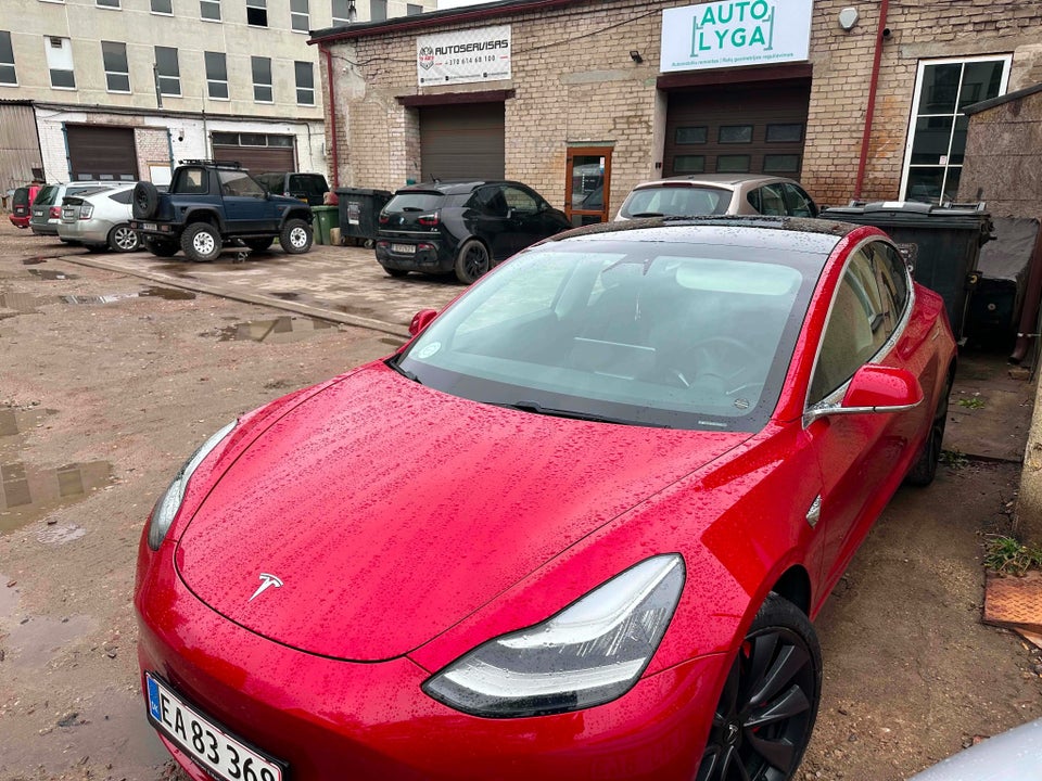 Tesla Model 3 Long Range AWD 4d