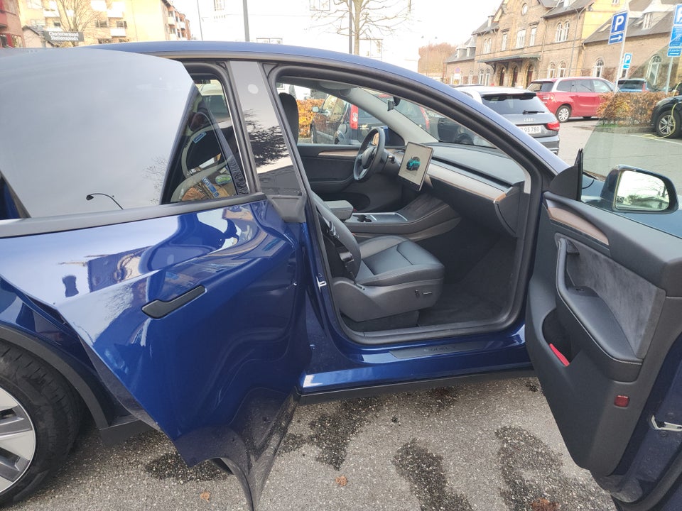 Tesla Model Y RWD 5d