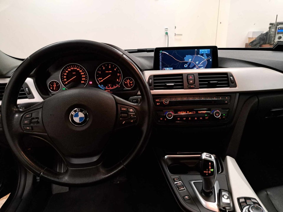 BMW 320d 2,0 Touring aut. 5d