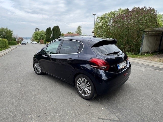 Peugeot 208 1,5 BlueHDi 100 Prestige Sky 5d
