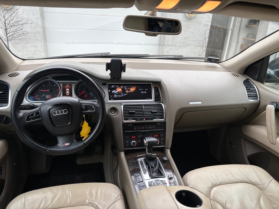 Audi Q7 3,0 TDi quattro Tiptr. 7prs 5d