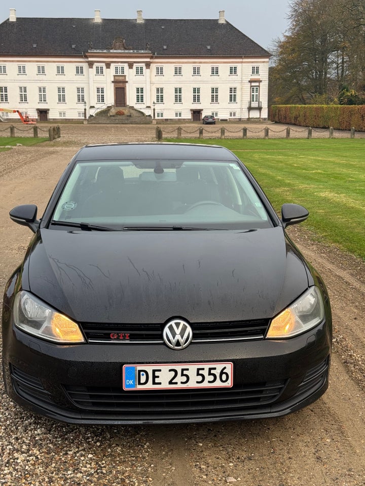 VW Golf VII 1,6 TDi 105 Trendline BMT 5d