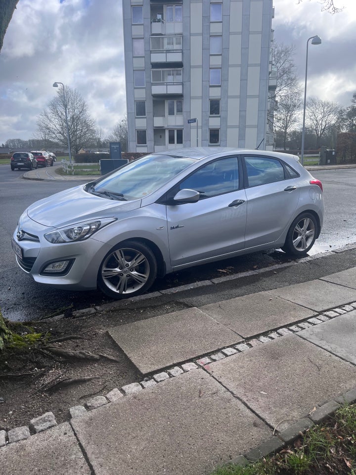 Hyundai i30 1,4 CVVT Comfort 5d