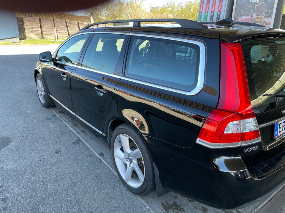 Volvo V70 2,0 T5 240 Momentum aut. 5d