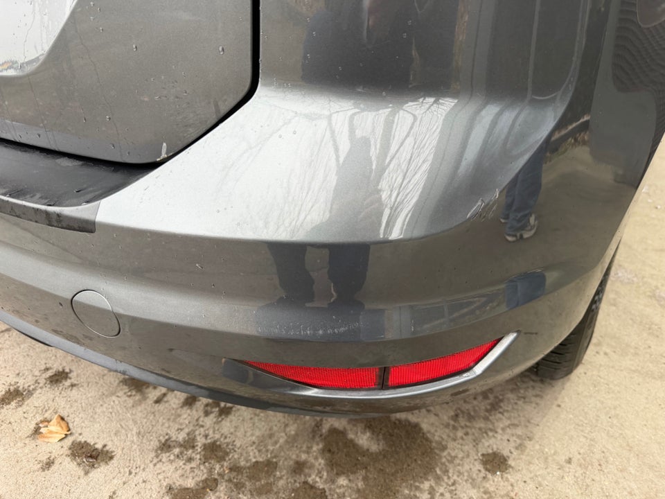 VW Touran 1,6 TDi 115 Highline DSG 7prs 5d