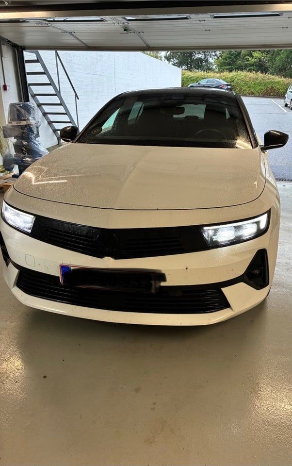 Opel Astra-e 54 Ultimate 5d