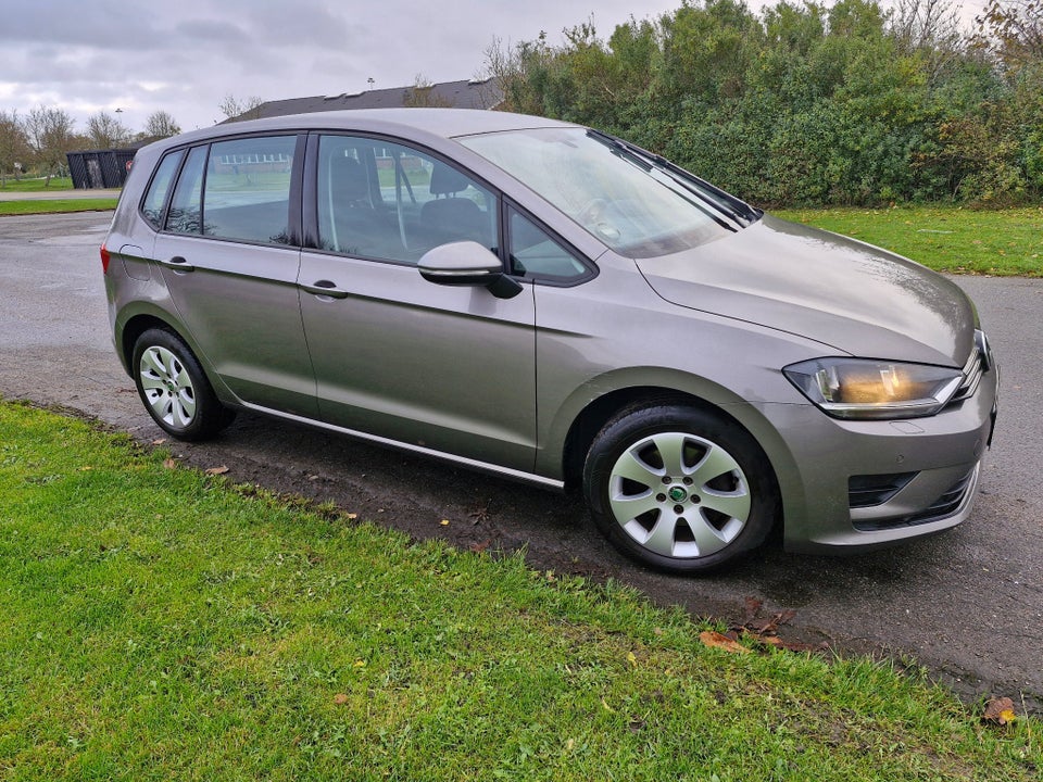 VW Golf Sportsvan 1,6 TDi 110 Comfortline DSG BMT 5d