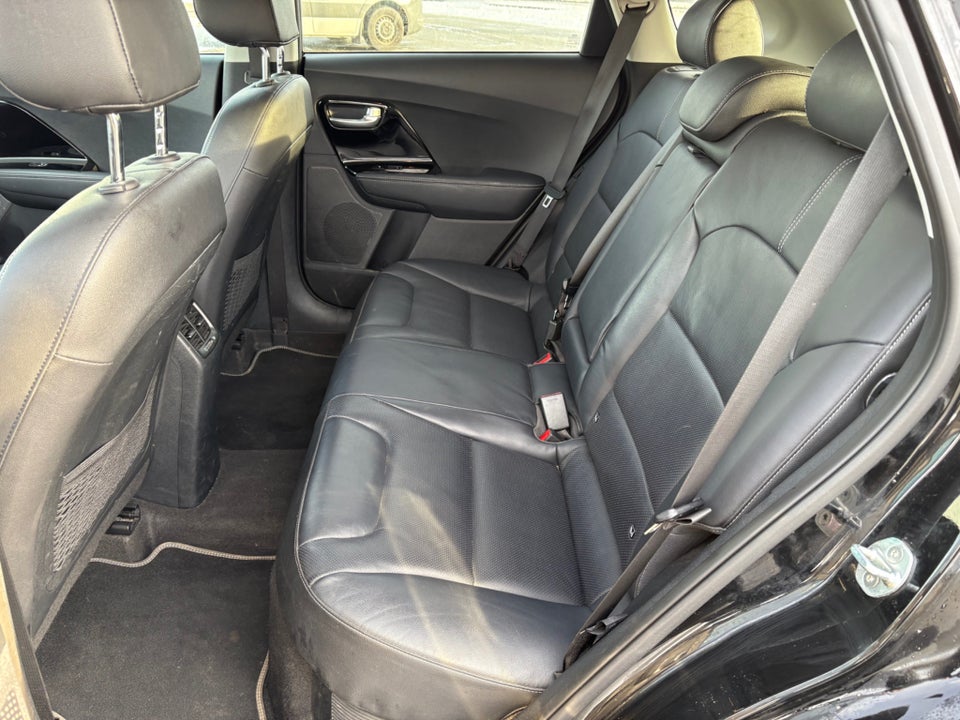 Kia Niro 1,6 HEV Attraction+ DCT 5d