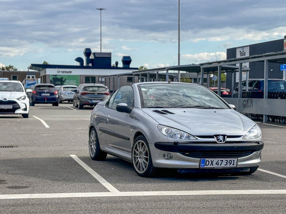 Peugeot 206 1,6 16V CC 2d