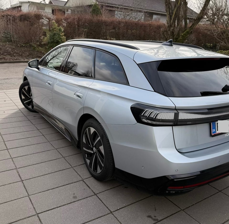 VW ID.7 77 Style+ Tourer 5d