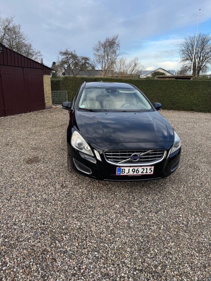 Volvo V60 2,0 D3 136 Active 5d