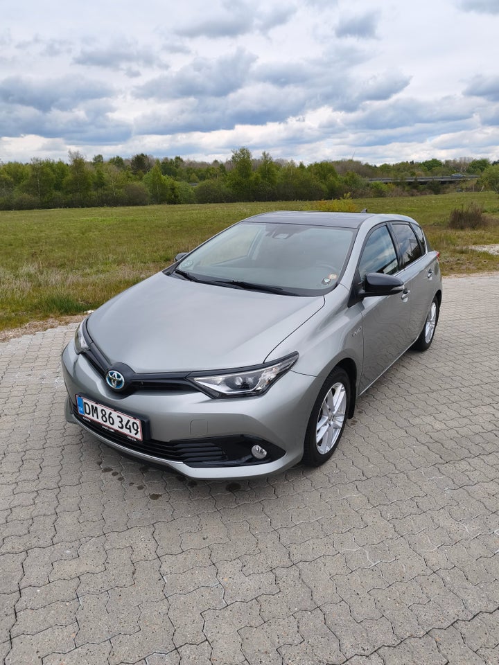 Toyota Auris 1,8 Hybrid H2 Style CVT 5d