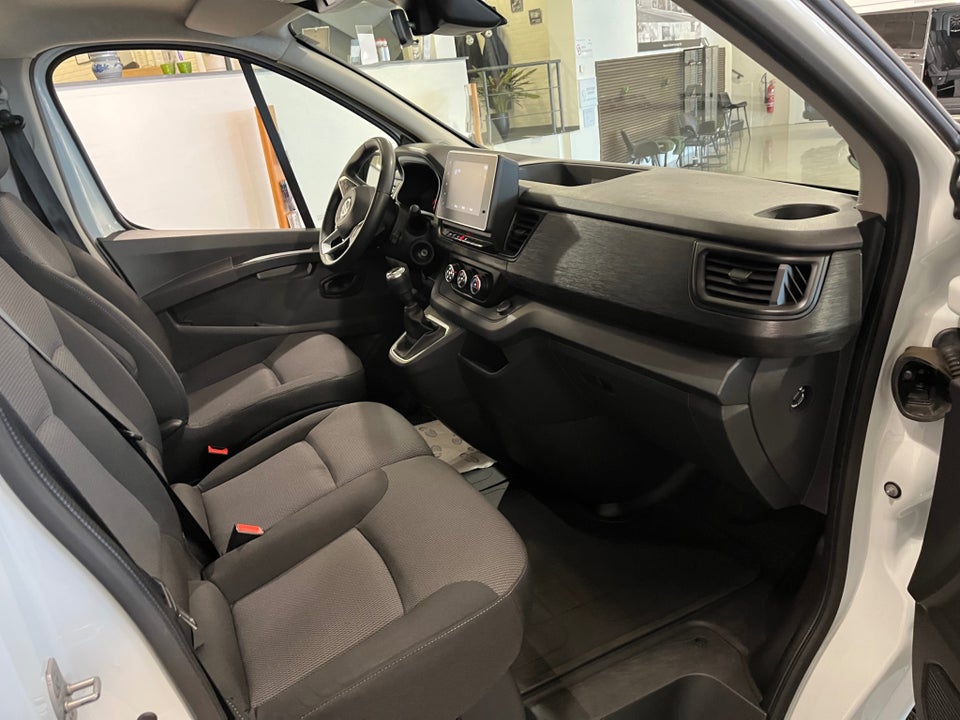 Nissan NV300 2,0 dCi 110 L1H1 Access Combi