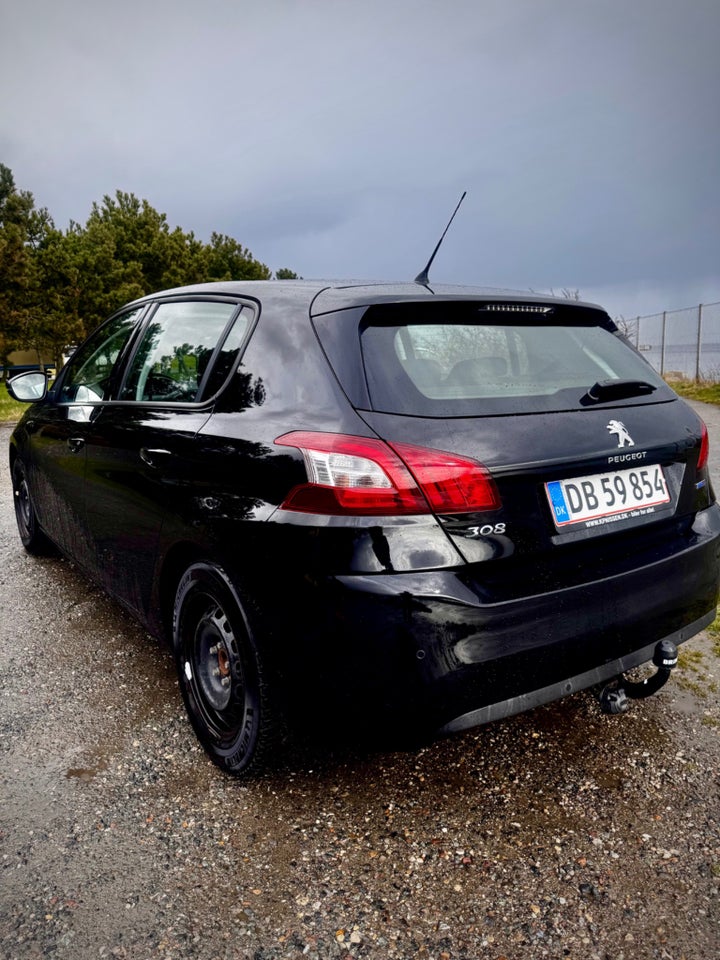 Peugeot 308 1,2 e-THP 110 Active 5d