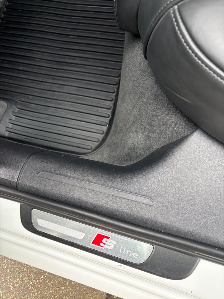 Audi A4 2,0 TFSi 211 S-line Avant Multitr. 5d