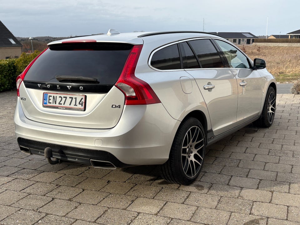 Volvo V60 2,0 D4 190 Momentum aut. 5d
