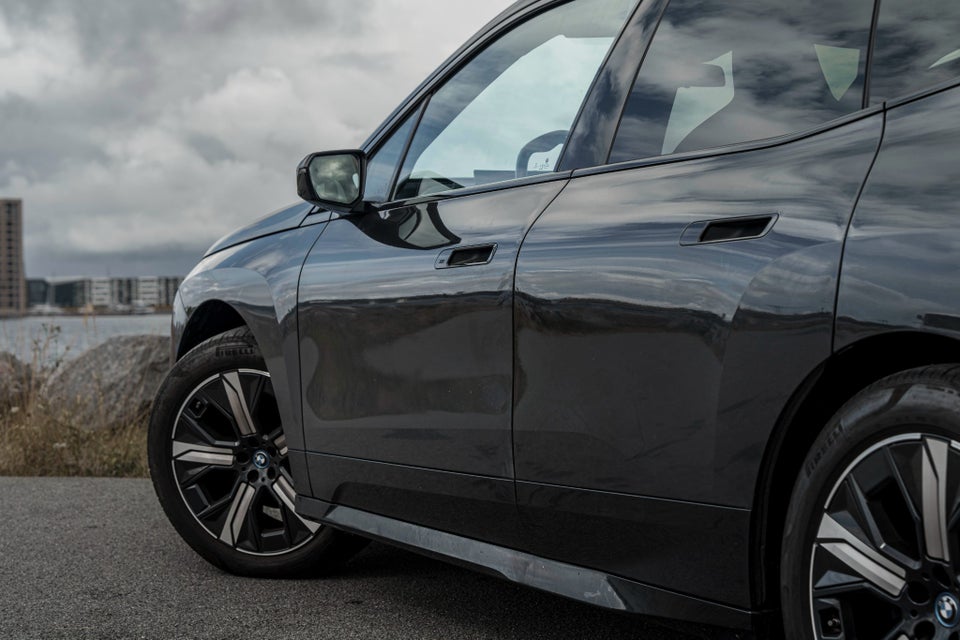 BMW iX xDrive40 Fully Charged Sport 5d
