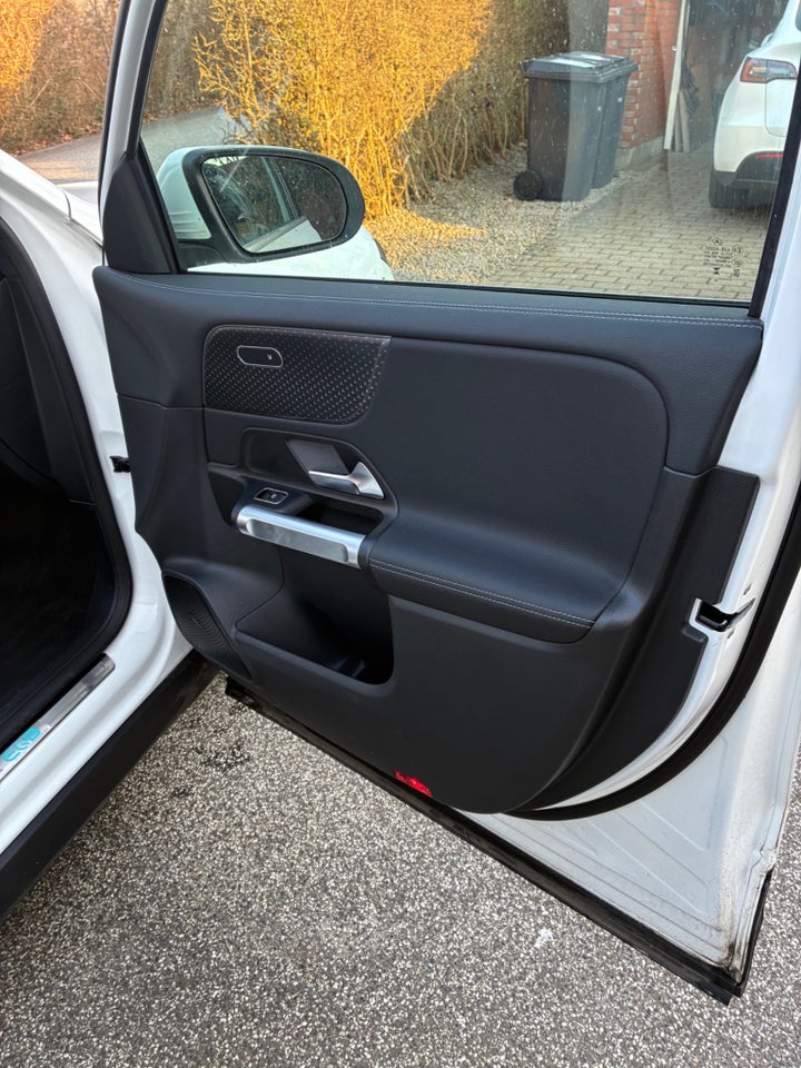 Mercedes EQB250+ Progressive 5d