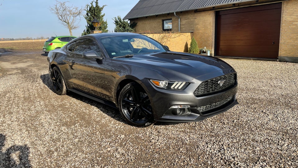 Ford Mustang 2,3 EcoBoost Fastback 2d