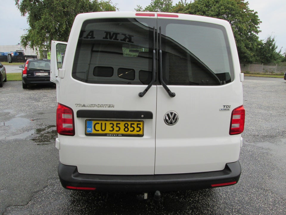 VW Transporter 2,0 TDi 102 Kassevogn lang