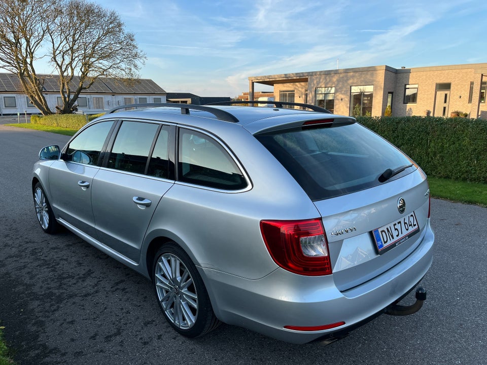 Skoda Superb 2,0 TDi 140 Ambition Combi 5d