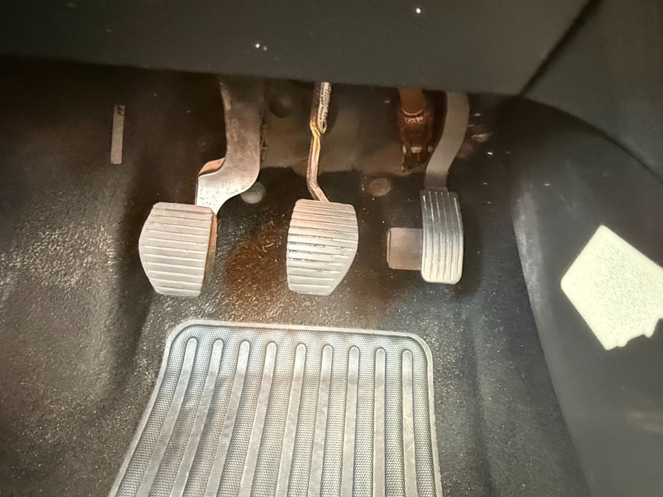 Peugeot 208 1,6 BlueHDi 100 Selection Sky 5d
