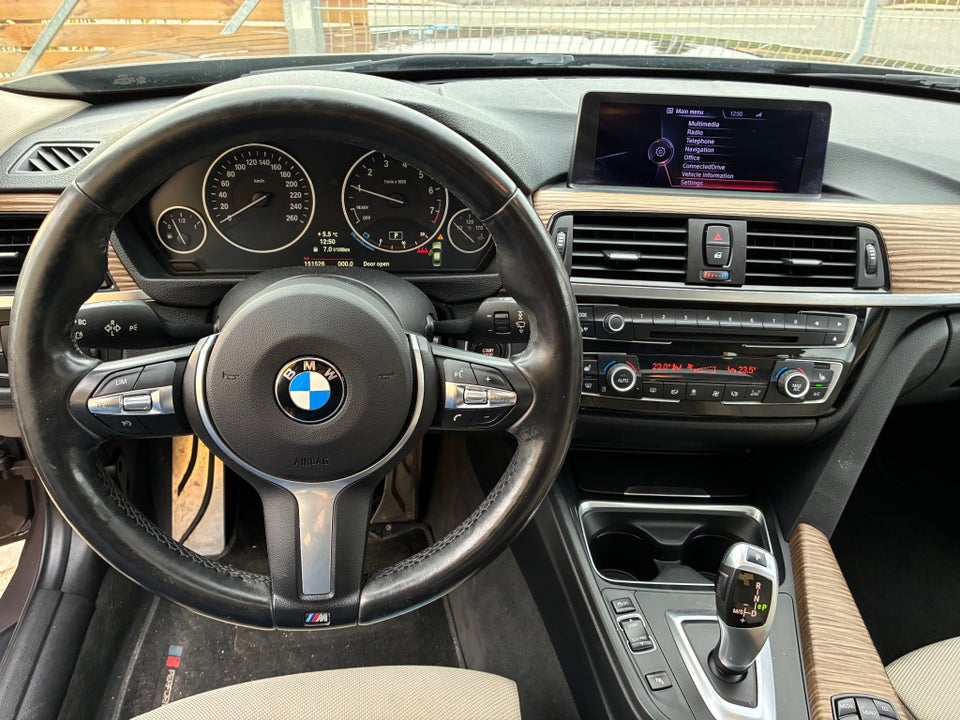 BMW 320i 2,0 Modern Line aut. 4d