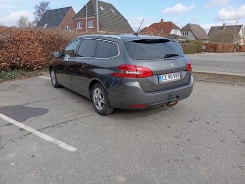 Peugeot 308 1,5 BlueHDi 130 Allure+ Sky SW 5d