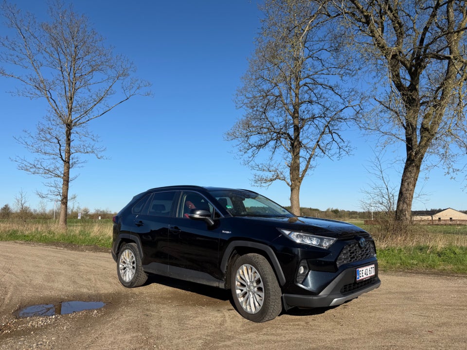 Toyota RAV4 2,5 Hybrid H3 Business MDS 5d