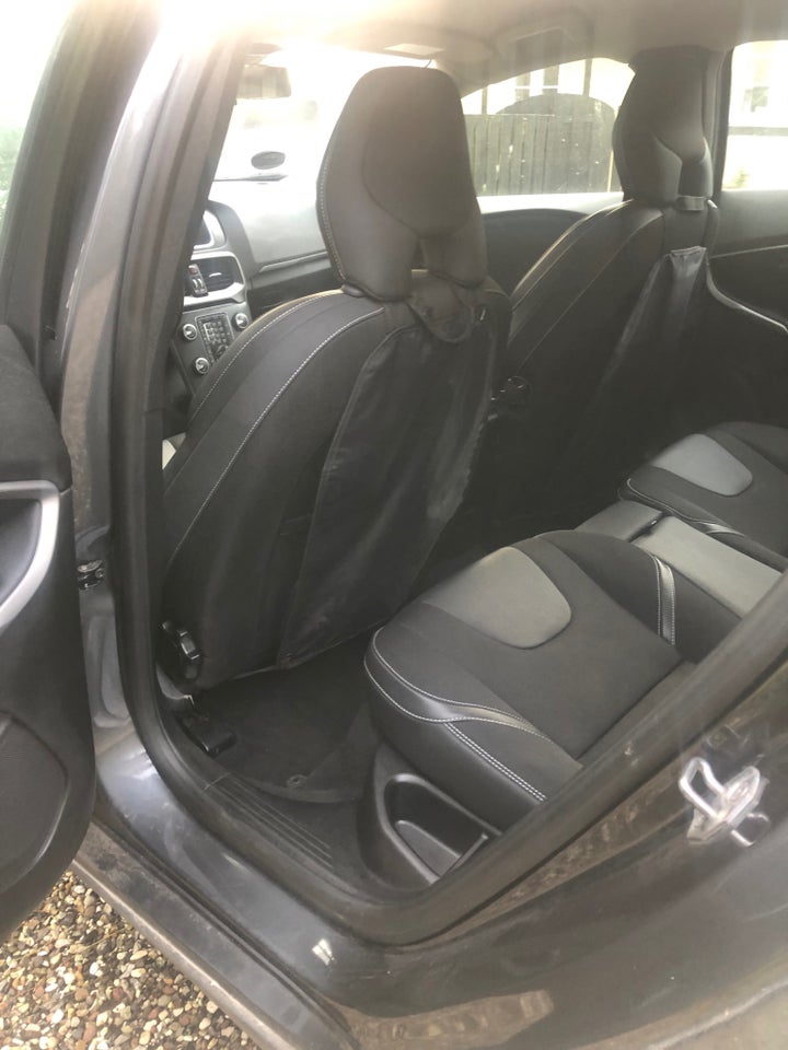 Volvo V40 2,0 D3 150 Kinetic 5d