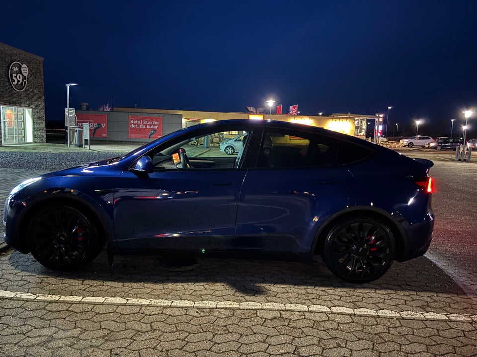 Tesla Model Y Performance AWD 5d