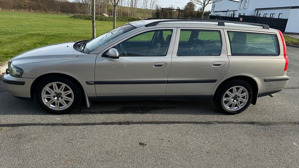 Volvo V70 2,4 170 aut. 5d