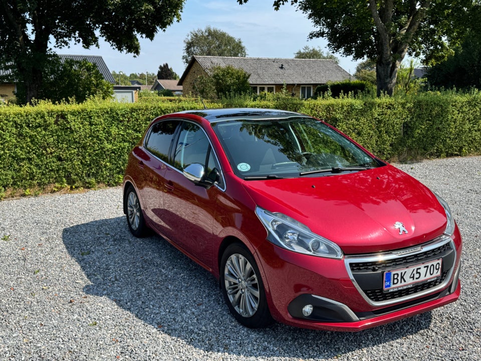Peugeot 208 1,6 BlueHDi 100 Desire Sky 5d