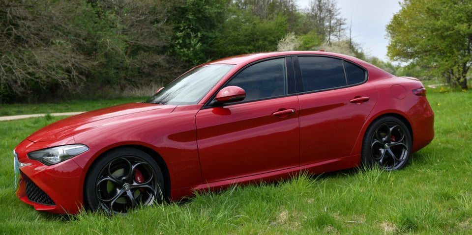 Alfa Romeo Giulia 2,0 T 200 Super aut. 4d