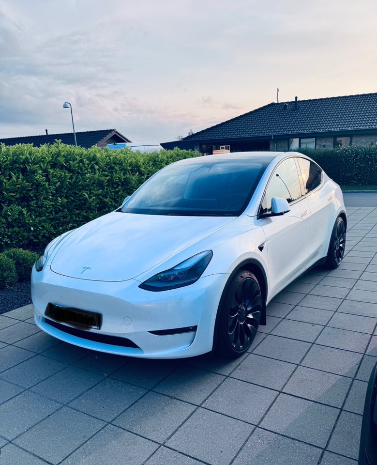 Tesla Model Y Performance AWD 5d
