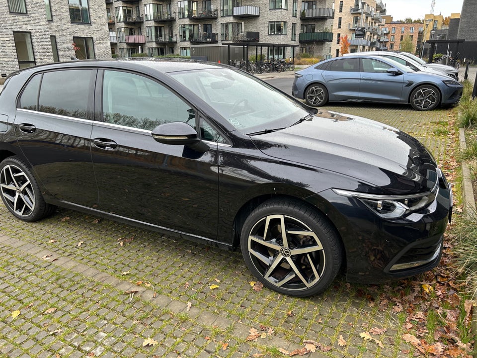 VW Golf VIII 1,4 eHybrid DSG 5d