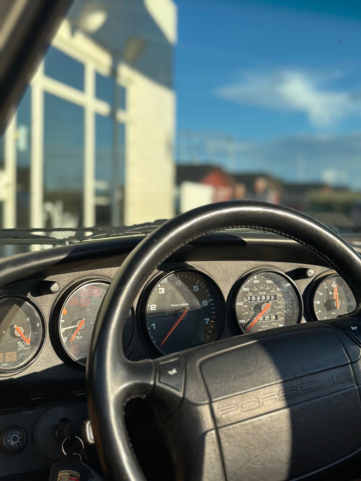 Porsche 911 3,6 Carrera 4 Cabriolet 2d