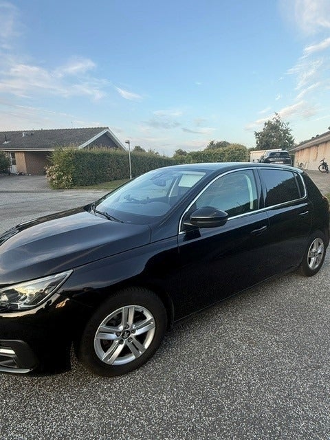 Peugeot 308 1,5 BlueHDi 130 Infinity 5d