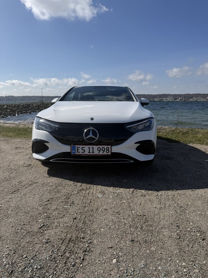 Mercedes EQE300 Electric Art 4d