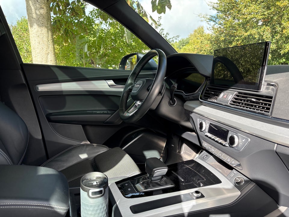 Audi Q5 40 TDi S-line quattro S-tr. 5d