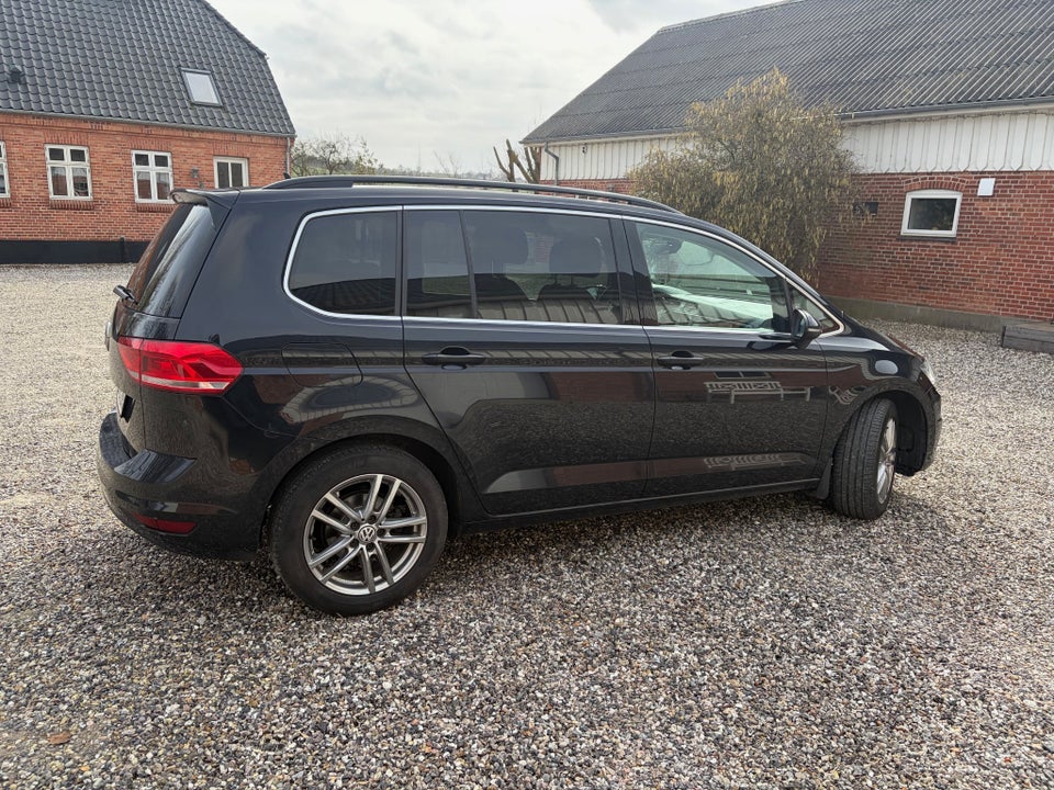 VW Touran 1,6 TDi 115 Comfortline DSG 7prs 5d
