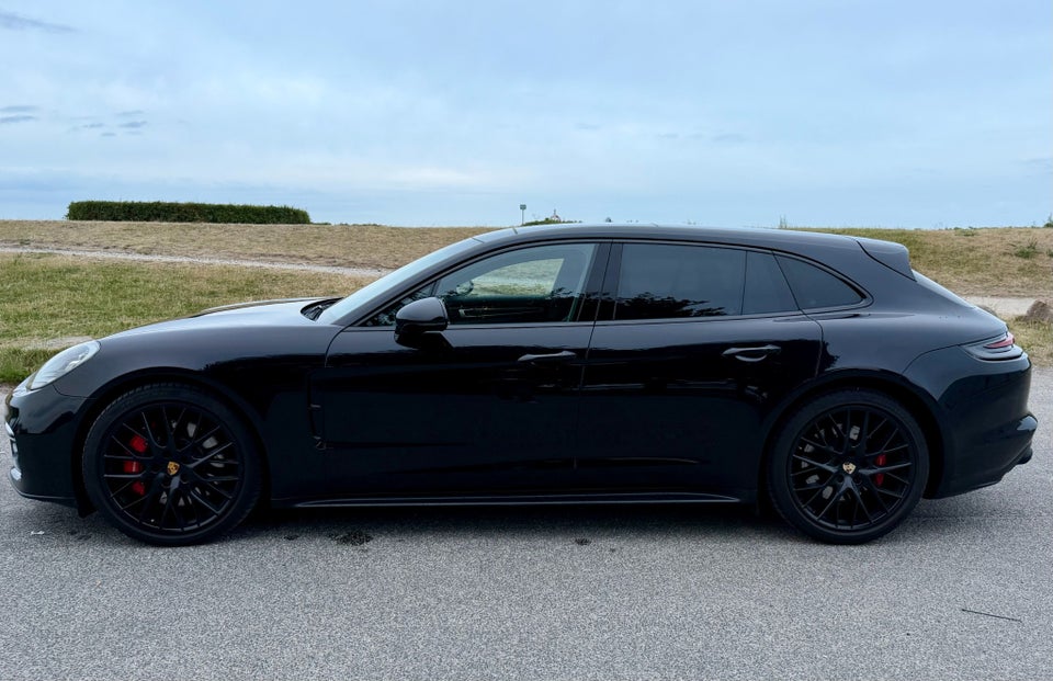 Porsche Panamera GTS 4,0 Sport Turismo PDK 5d