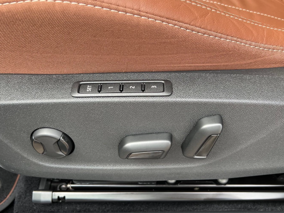 Skoda Enyaq 80 iV Plus ecoSuite 5d