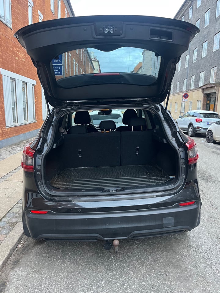 Nissan Qashqai 1,2 Dig-T 115 Tekna 5d