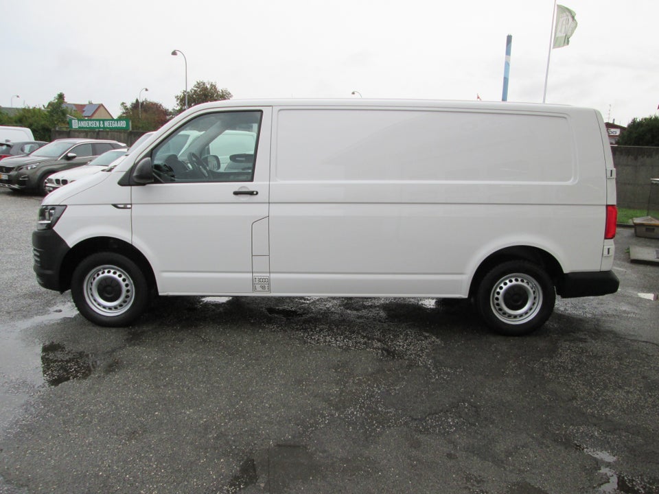 VW Transporter 2,0 TDi 102 Kassevogn lang